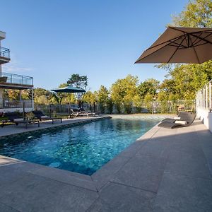 Shana Hotel & Residence